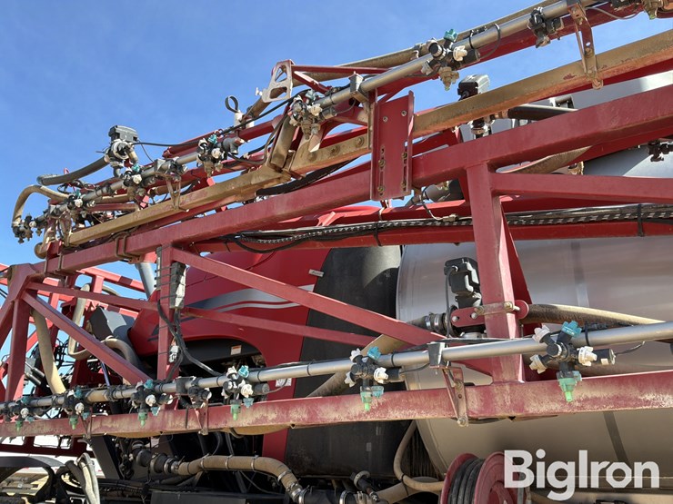 2016-case-ih-patriot-4440-image-16