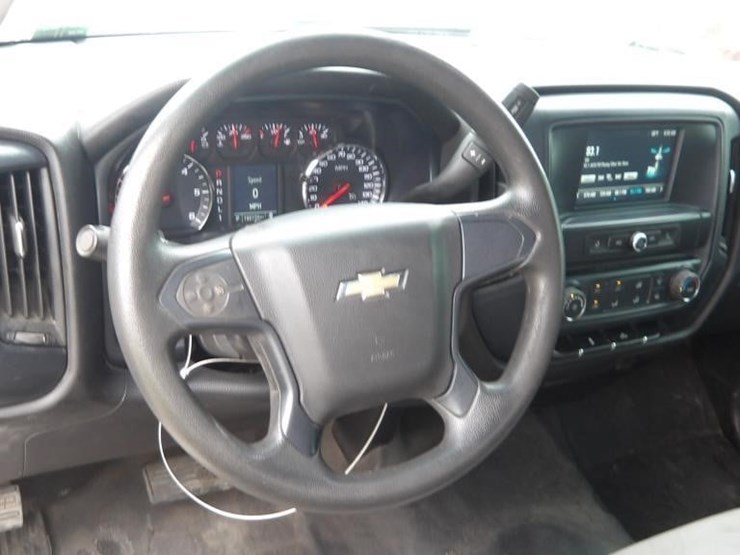 2018-chevrolet-silverado-2500-image-14