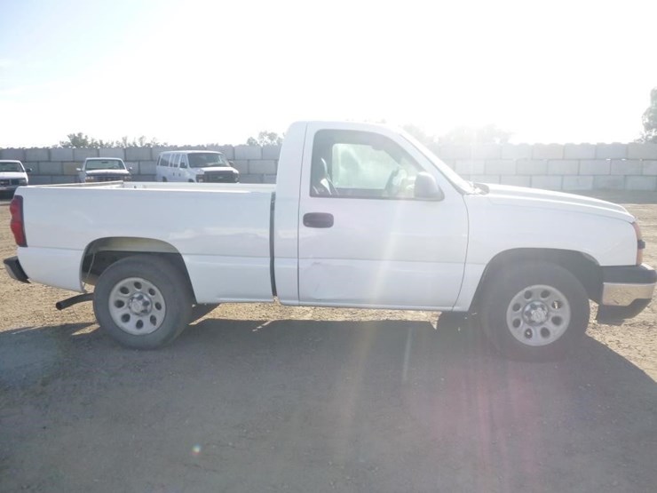2006-chevrolet-silverado-1500-image-13