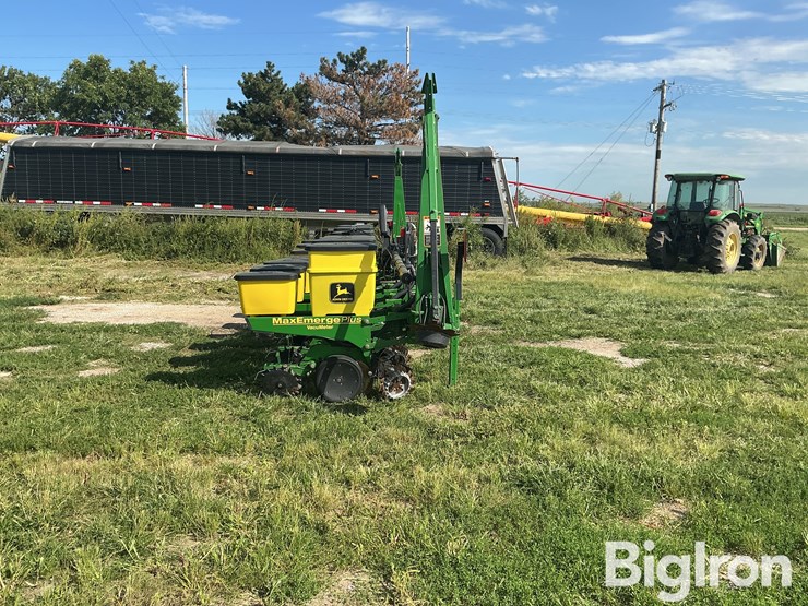 john-deere-1700-image-4