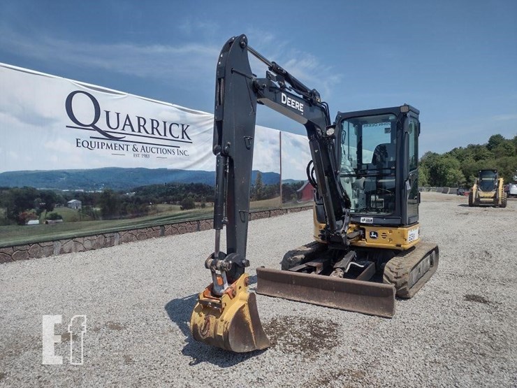 2014-deere-35g-image-39