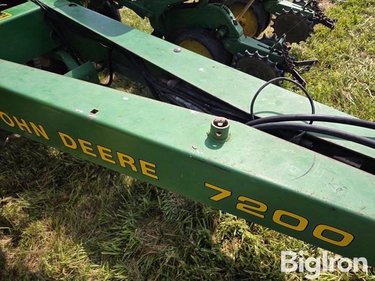 john-deere-7200-image-11