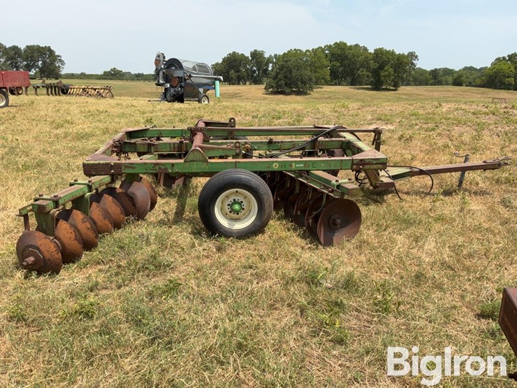 john-deere-12-image-4