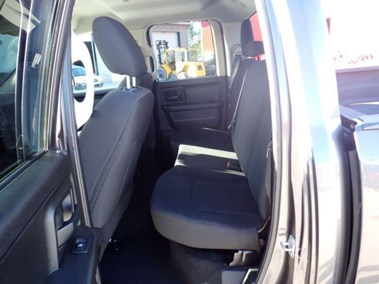 2019-dodge-1500-image-25