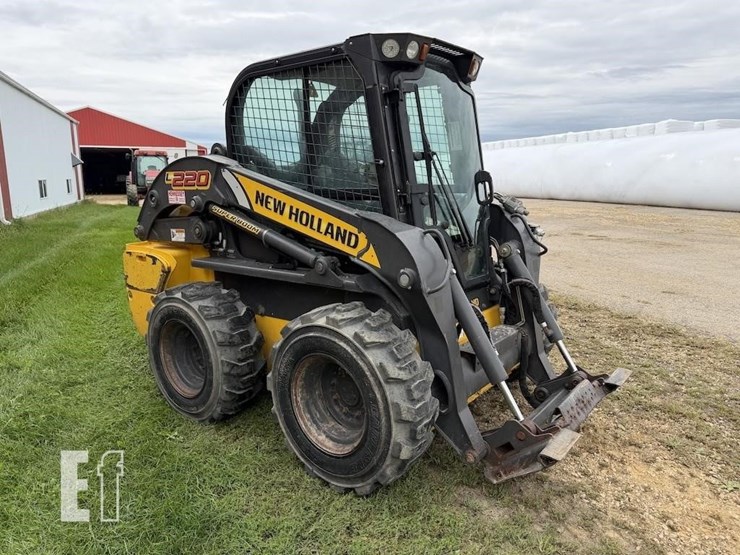 new-holland-l220-image-4