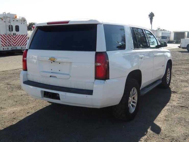 2015-chevrolet-tahoe-image-3