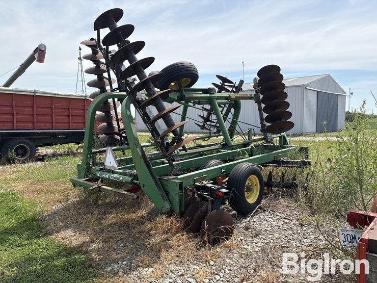 john-deere-235-image-5