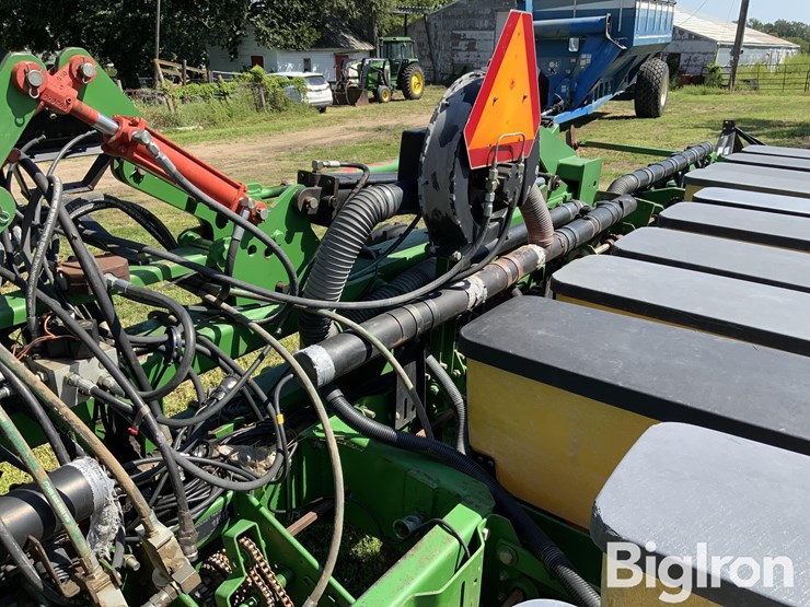 john-deere-7300-image-16