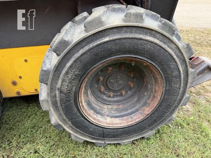 new-holland-l220-image-7