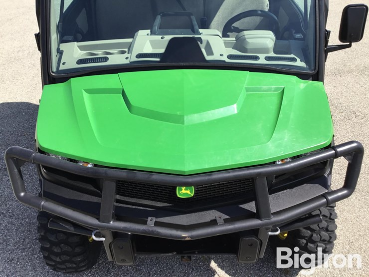 2019-john-deere-gator-image-10