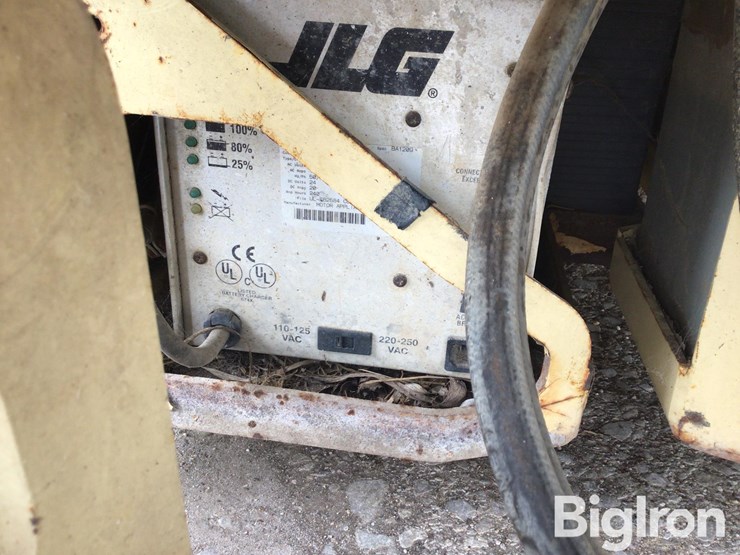 2002-jlg-1932e2-image-14