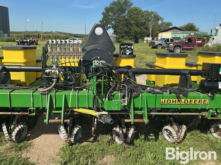 john-deere-1700-image-20