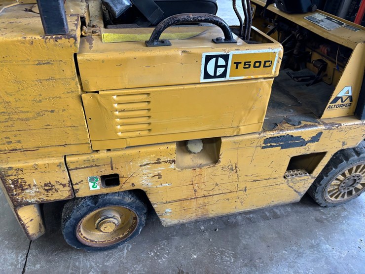 caterpillar-t50d-image-17