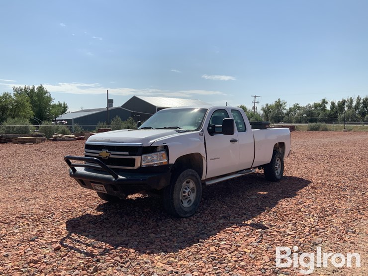 2013-chevrolet-silverado-2500-image-1