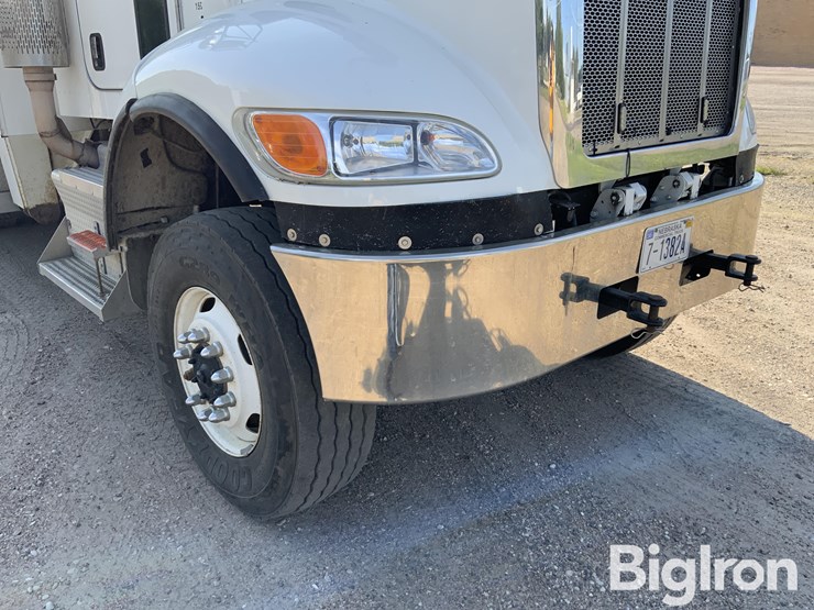 2013-peterbilt-348-image-11