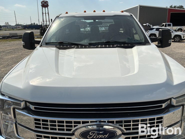 2017-ford-f550-xl-image-18
