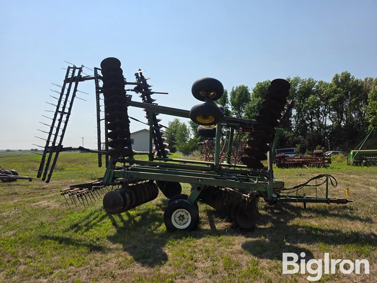 john-deere-235-image-4