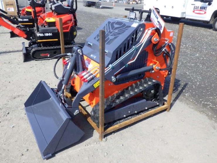 2026-tpm-t460-skid-steer-tracked-loader-image-1