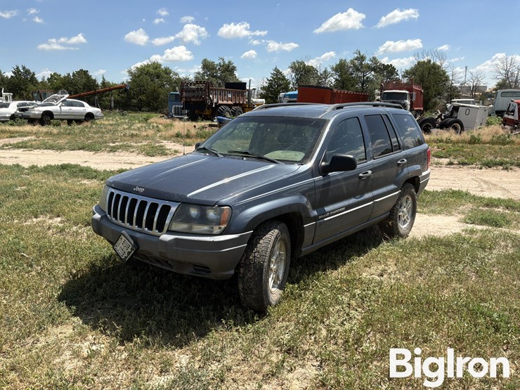 2002-jeep-grand-cherokee-laredo-image-1