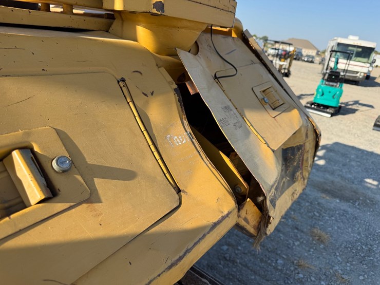 caterpillar-d6m-image-33