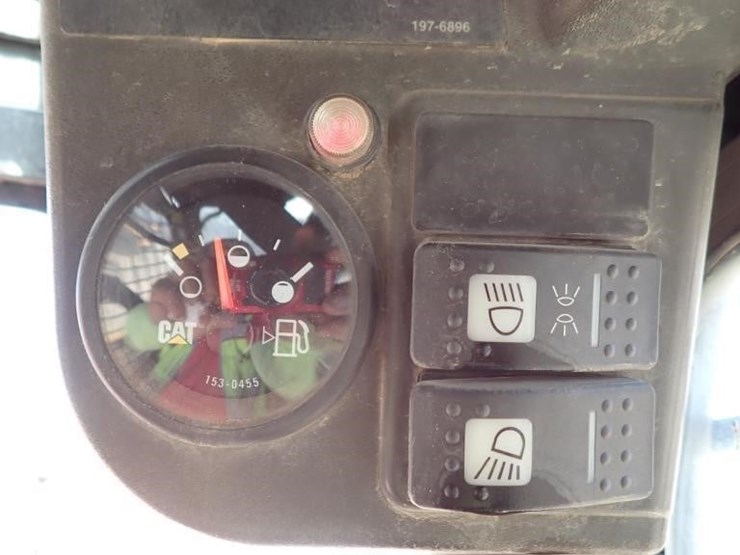 2002-caterpillar-226-image-21