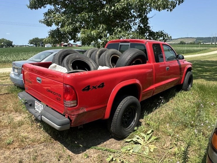 2004-dodge-dakota-image-3