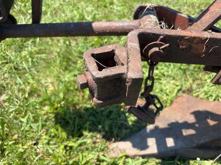 allis-chalmers-14”-one-bottom-moldboard-plow-image-12