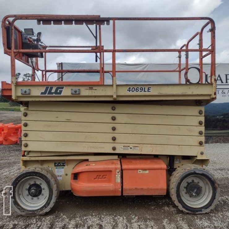 2010 JLG 4069LE