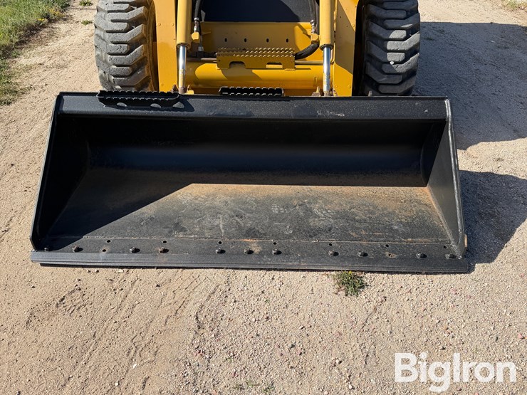 john-deere-325-image-9