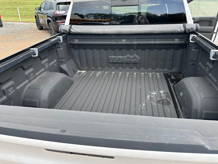 2020-chevrolet-1500-image-28