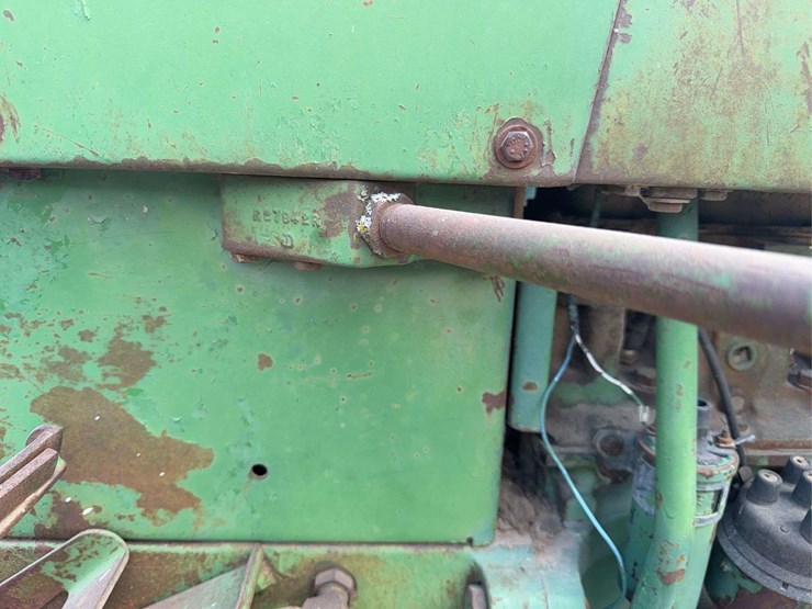 john-deere-3010-image-38
