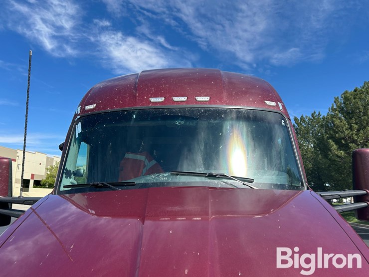 2021-kenworth-t680-image-11