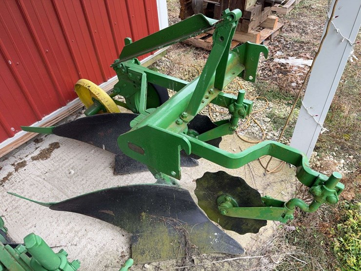 john-deere-200-image-1