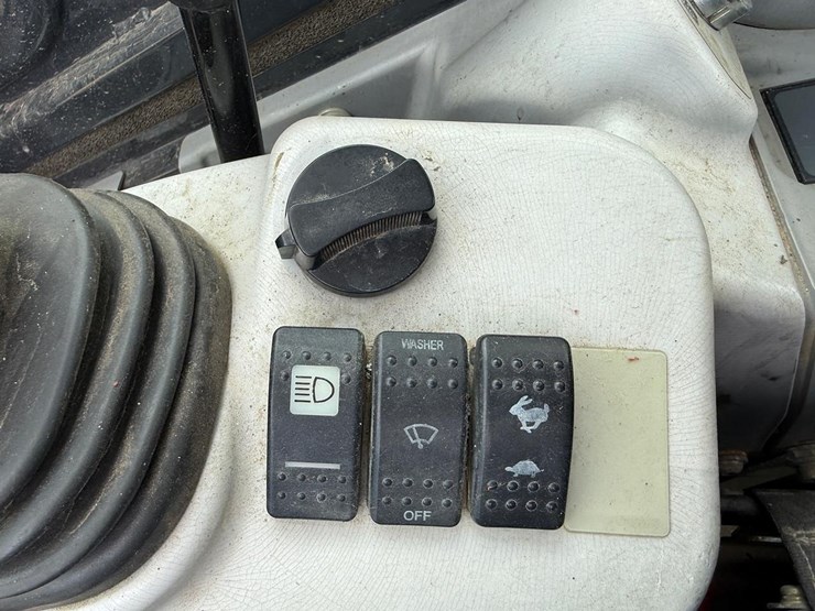 2015-deere-35g-image-23