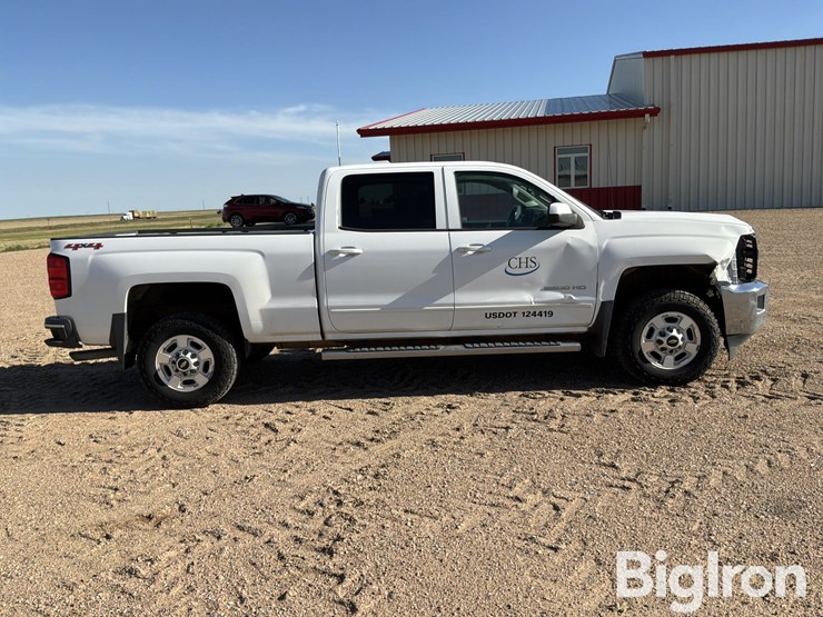2015-chevrolet-silverado-2500-image-4