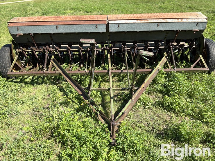 john-deere-11-image-12