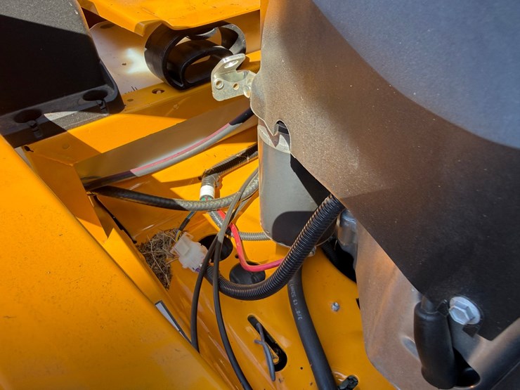 #11-•-cub-cadet-zt1-zero-turn-mower-1a03rh50167-inv#4518-image-25