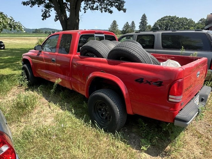 2004-dodge-dakota-image-2
