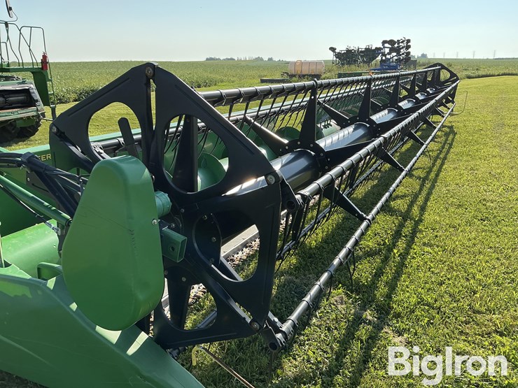 2017-john-deere-635f-image-11