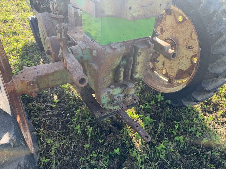 john-deere-520-image-8