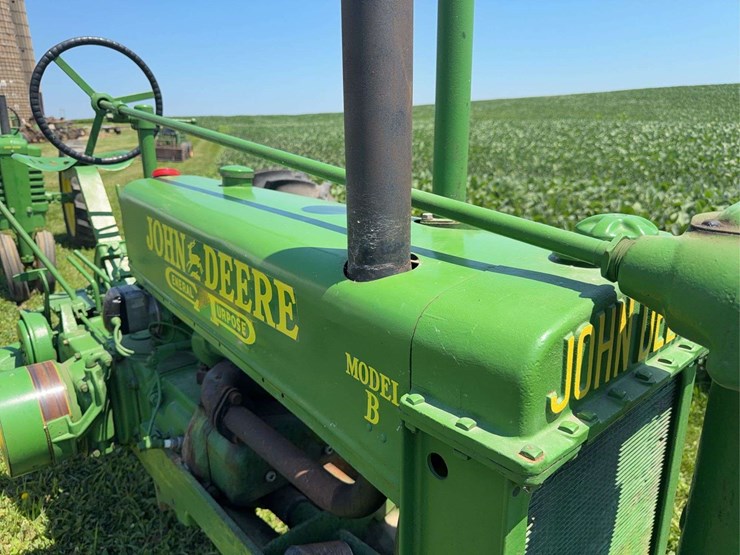 john-deere-b-image-10