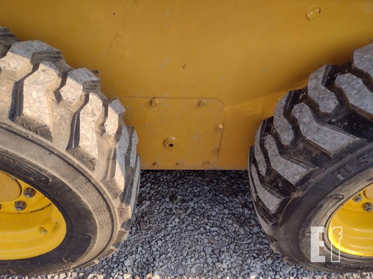 2019-deere-324g-image-15