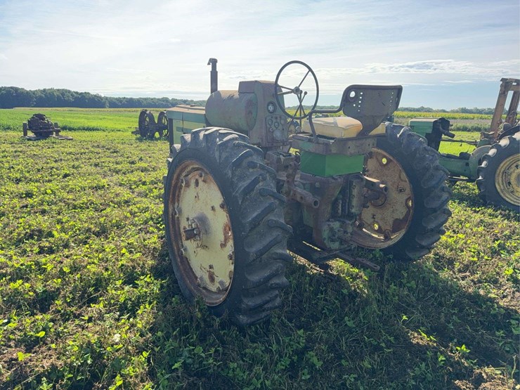 john-deere-520-image-3