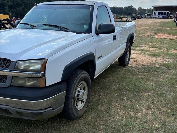 2002-chevrolet-2500-image-1