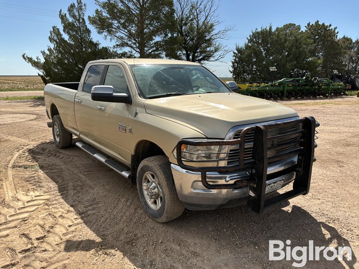 2011-dodge-ram-3500-image-3