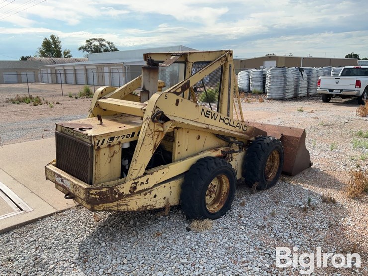 new-holland-l779-image-5