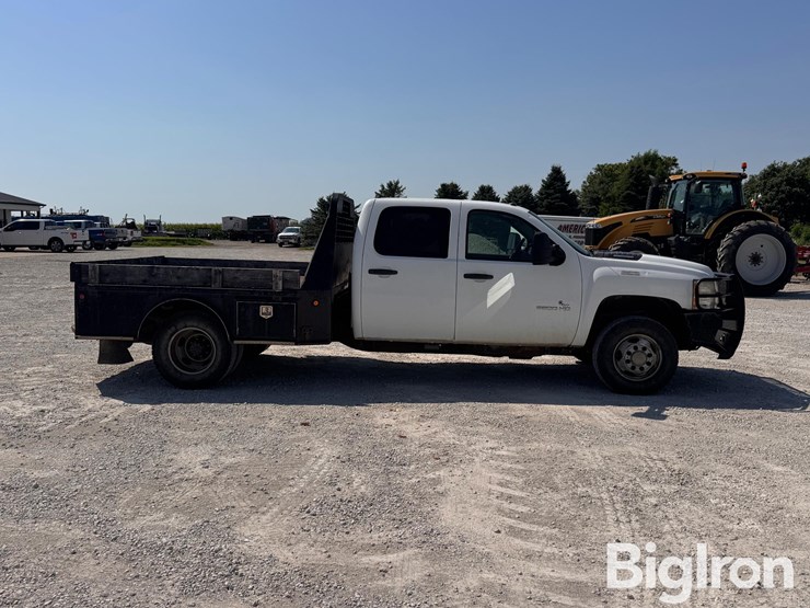 2011-chevrolet-silverado-3500-image-4