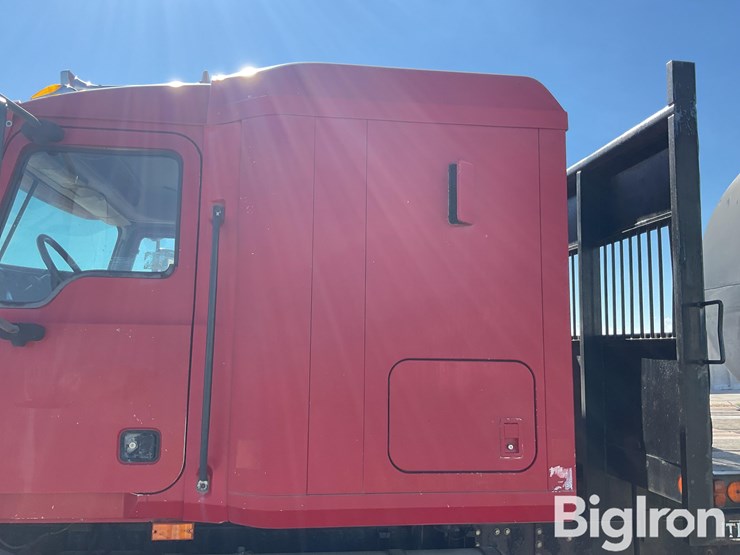 2005-mack-vision-cxn613-image-16