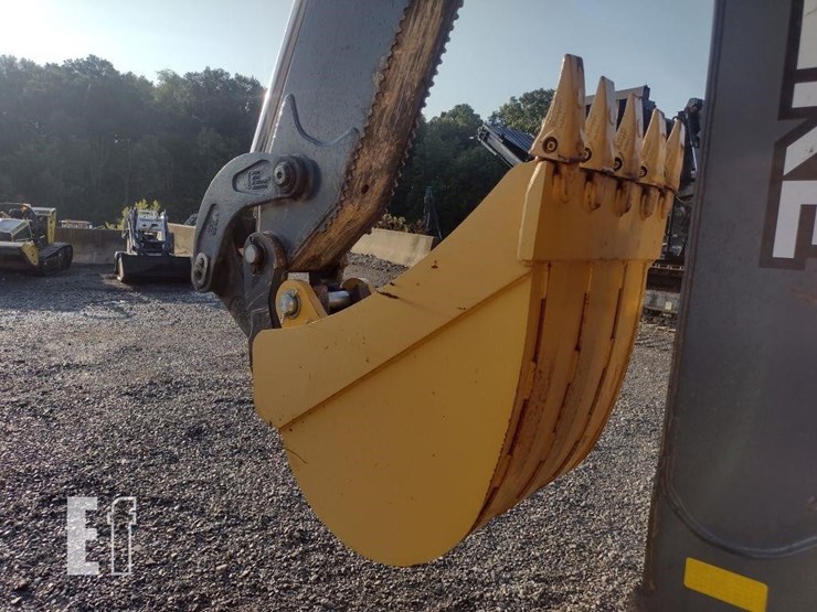 2021-deere-310sl-image-30