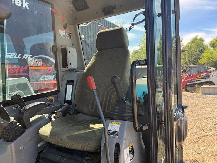 2014-kubota-kx080-4-image-17